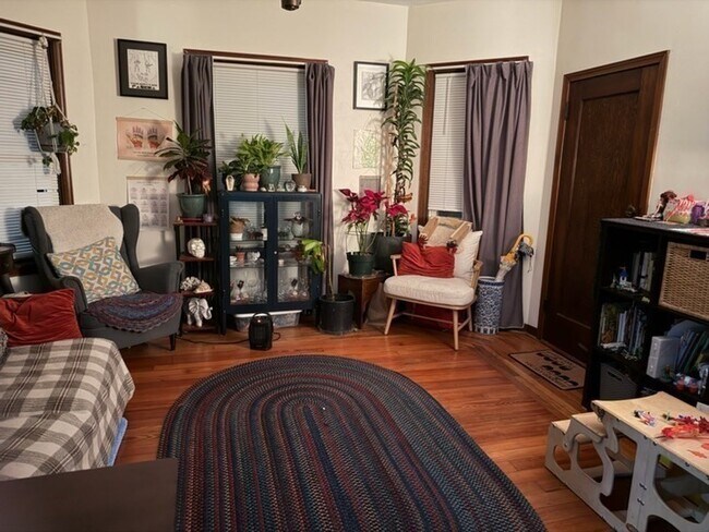 Photo - 560 William St Unidad 1