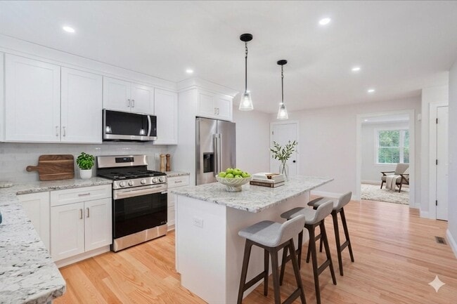 Photo - 513 Mendon Rd