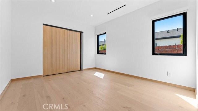 Building Photo - 514 W Washington Blvd