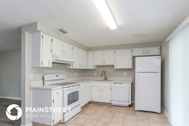 Photo - 2216 Selkirk St