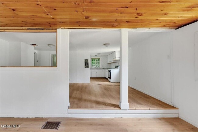 Photo - 7 Clearwater St