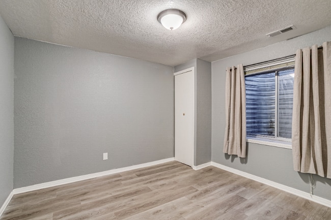 Photo - 13031 Dexter St