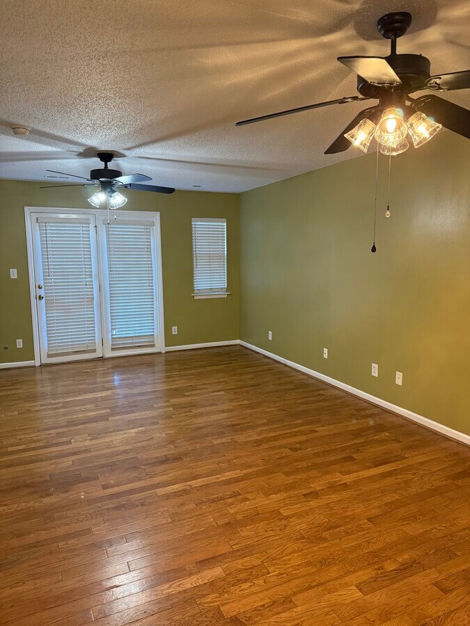 Photo - 78 Tannenbaum Cir