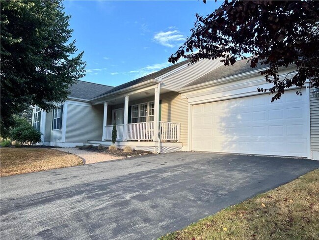 Photo - 65 Carriage Trl