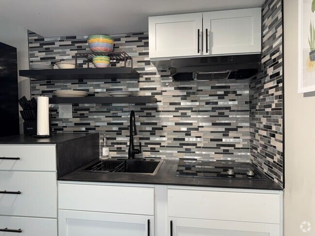 Building Photo - 1 S Rosedale St Rental