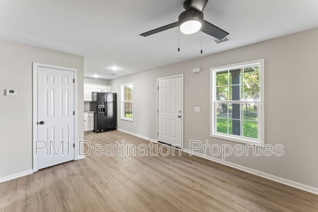 Photo - 116 Bowen St