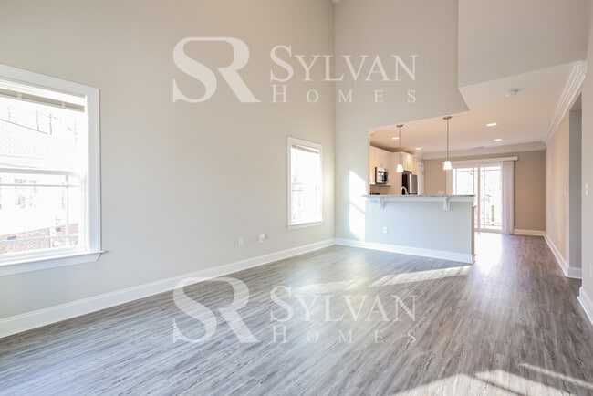 Photo - Enjoy living the good life in this 3 bedro...