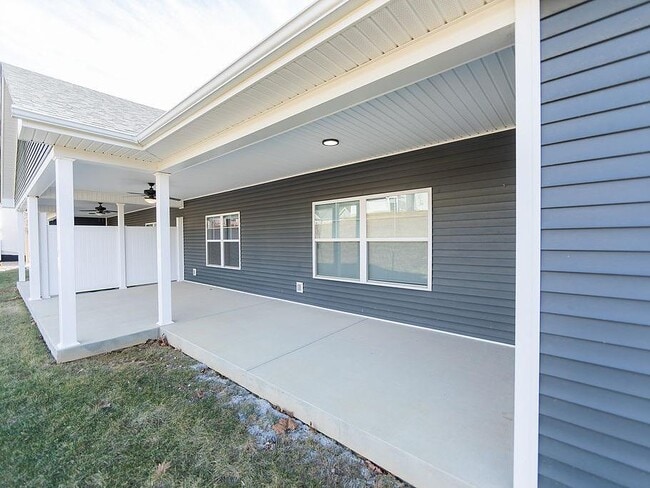 Photo - 1122 W Rangeview Cir