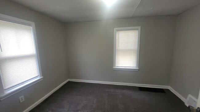 Photo - 1292 Stratford St