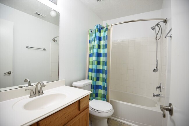 Photo - 1008 Andrews St