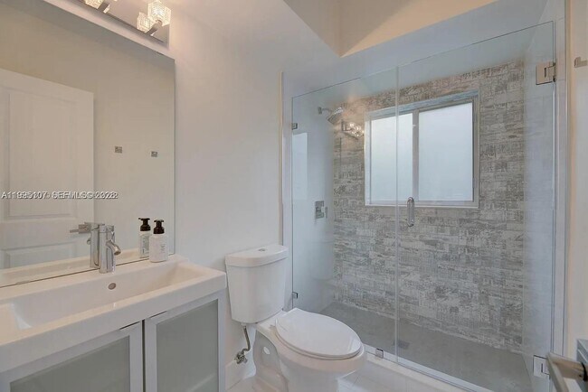 Photo - 81 Edgewater Dr Unit 104