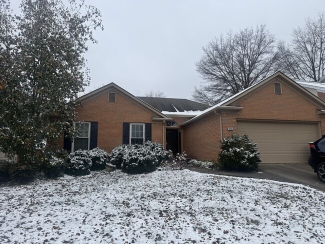 Building Photo - 916 Palomino Ln