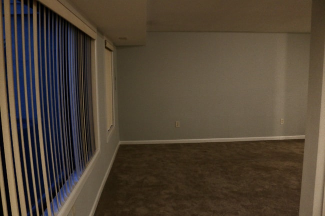 Photo - 9938 Hellingly Pl