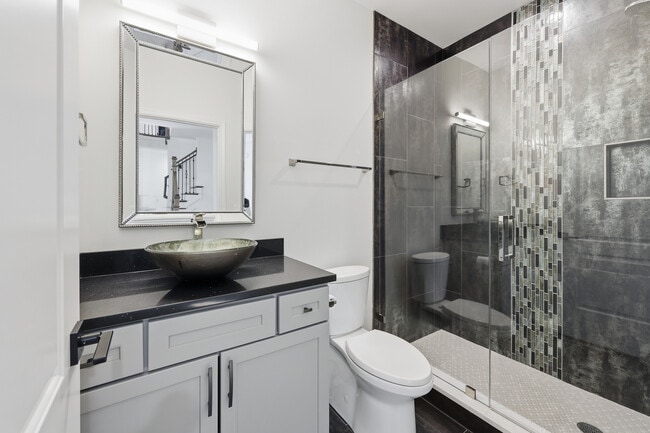 Photo - 4530 E Fairfax Ave