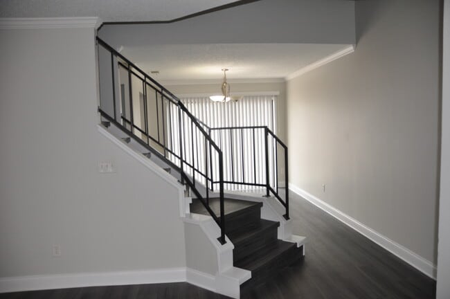 Photo - 2982 Embassy Ct