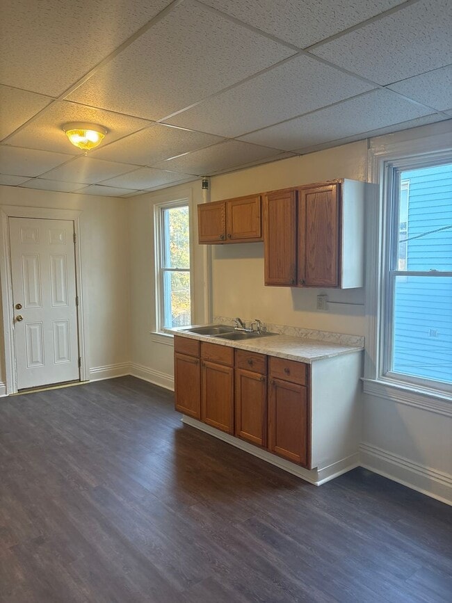 Photo - 3 Bedroom 1 Bath 2nd/3rd Floor Apartment-York City SD
