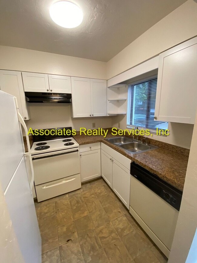 Photo - Cute Foxmoor 2/1.5 Townhome