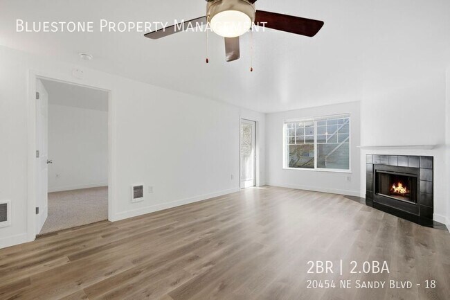 Photo - 20454 NE Sandy Blvd Unidad 18