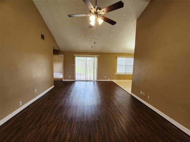 Photo - 1314 Mossridge Dr House