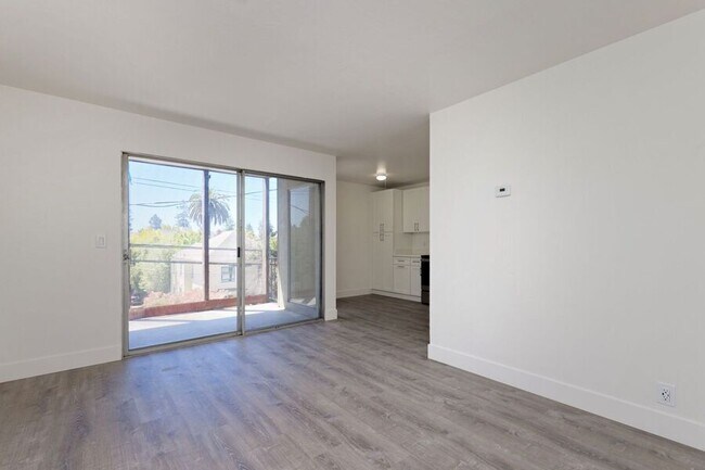 Building Photo - 2221 Parker St Unit G