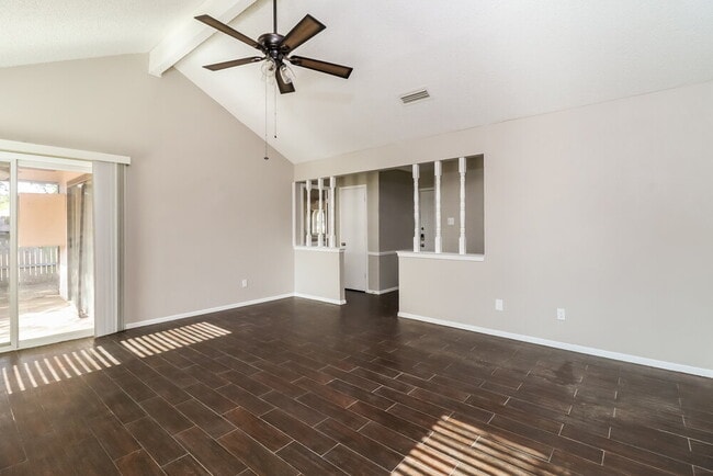 Photo - 5911 Woodsetter Ln