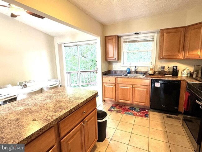 Photo - 13 McNeil Ct