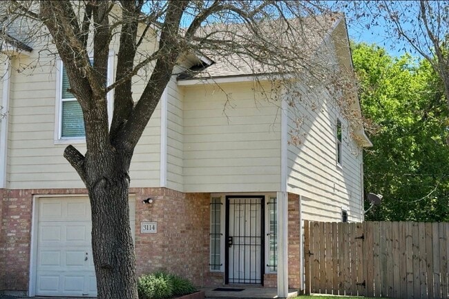 Building Photo - 3114 Bolt St