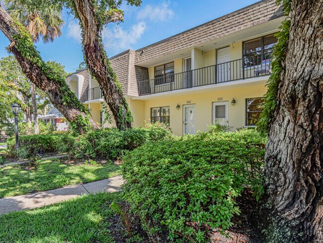 Photo - 829 Camelia Ln Townhome
