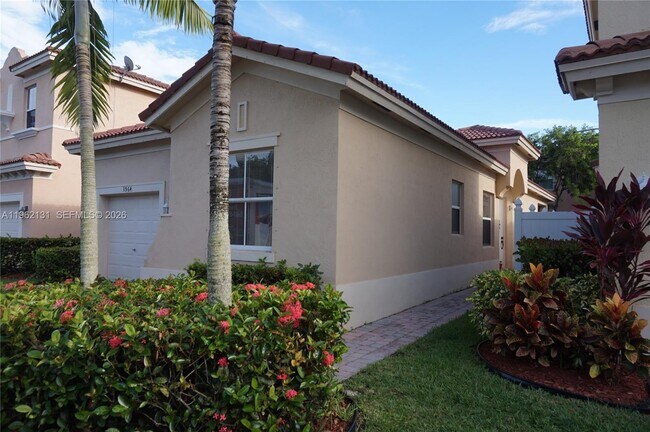 Photo - 3964 NE 11th Dr