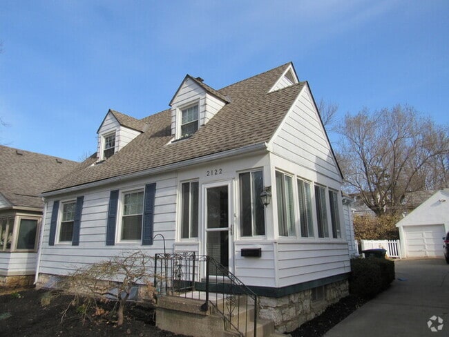 Building Photo - Cape Cod 3bed 1.5 bath in Westwood Hills, KS Rental