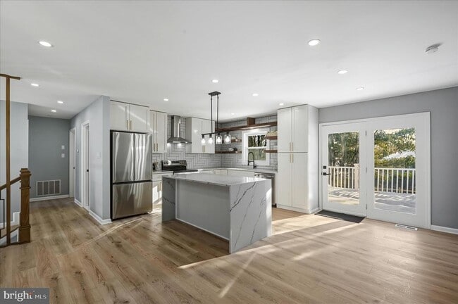 Photo - 110 Elaine Dr