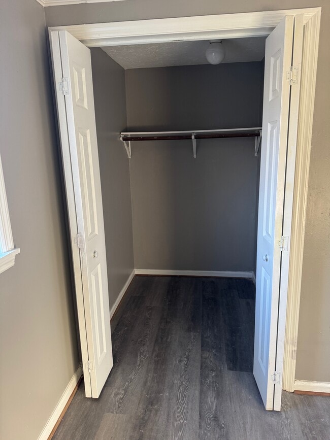 Photo - 4513 Saks Rd