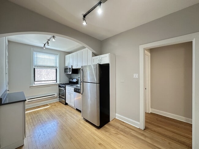 Photo - 2245 N Rockwell St Unidad 2A