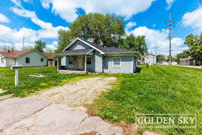 Building Photo - 1704 W 15th St