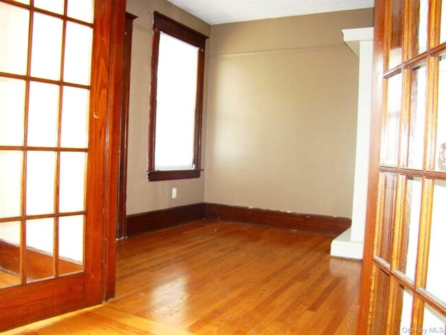 Photo - 2 Worrall Ave Unit 2