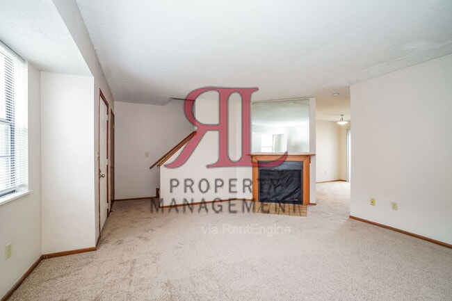 Photo - 320 Crosswind Dr