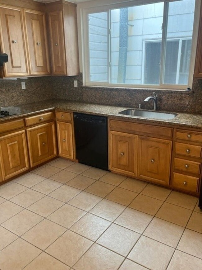 Photo - 2565 Greenwich St Unit 2565 Greenwich Street