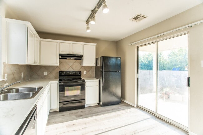 Photo - 3003 John Porter Dr