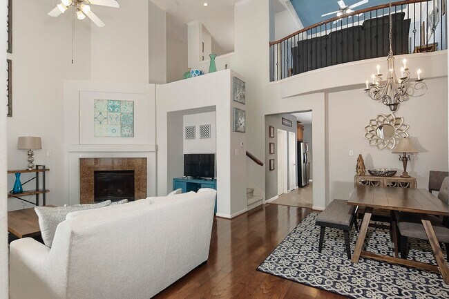 Photo - 43 Crocus Petal St