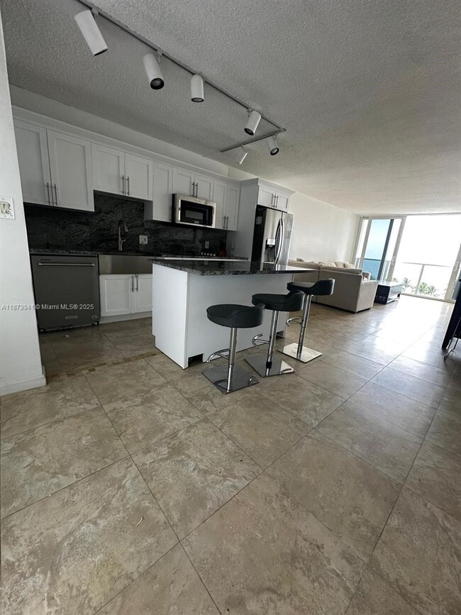 Photo - 1200 N Fort Lauderdale Beach Blvd Unidad 605