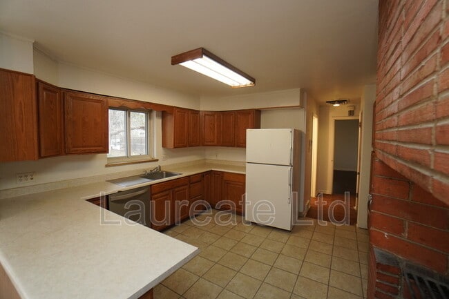 Photo - 2260 Jamaica St