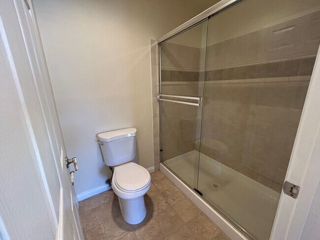 Photo - 2 BEDROOM / 2 FULL BATHROOMS LOCATES ON JO...