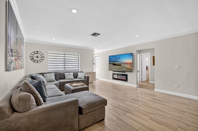 Photo - 407 SE 5th St