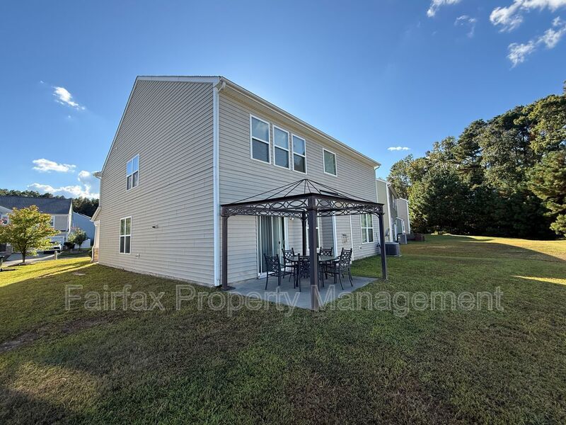 Photo - 127 Rosebud Ln