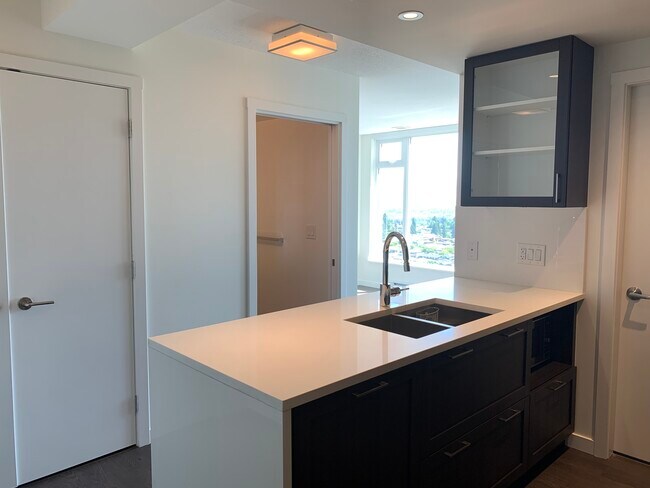 Photo - 2304-5515 Boundary Road Unit 2304