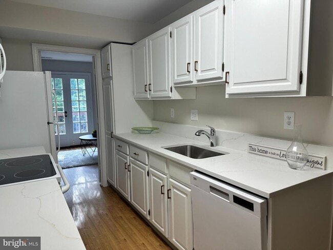 Photo - 4847 Chevy Chase Dr