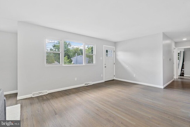 Photo - 501 Bloomfield Dr