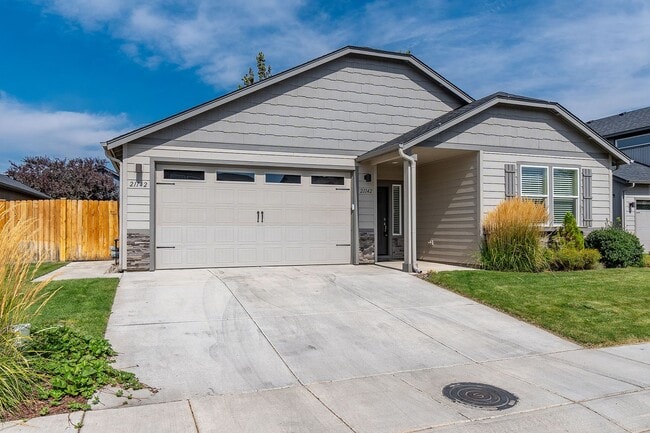 Photo - Spacious single level Orchard floorplan with 4th bedroom/den option home featuring SOLAR - Great ...
