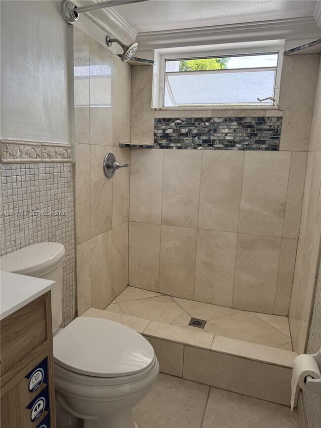 Photo - 1407 NE 56th St Unit 316