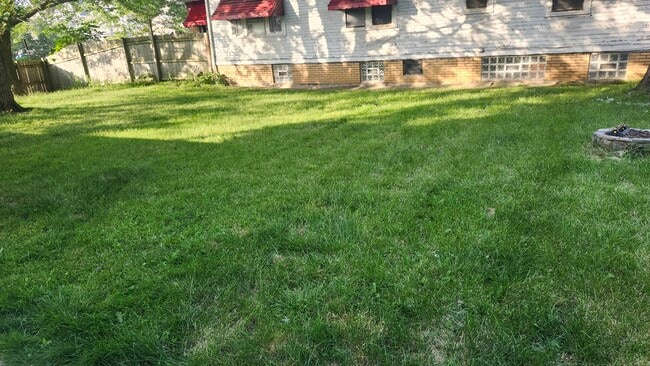 Building Photo - 47 Roesch Ave Unit Upstairs Apartment